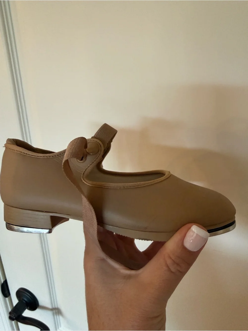Capezio Girls Tan Tap Shoes Size 11M Excellent Condition
